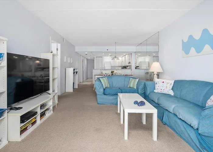 Rainbow - Oceanfront 2 Bedroom With Outdoor Pool