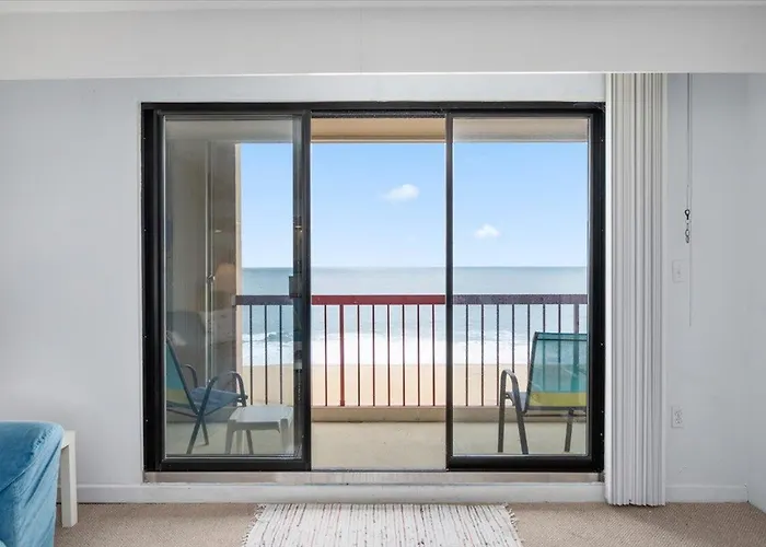 Rainbow - Oceanfront 2 Bedroom With Outdoor Pool Holiday home Ocean City