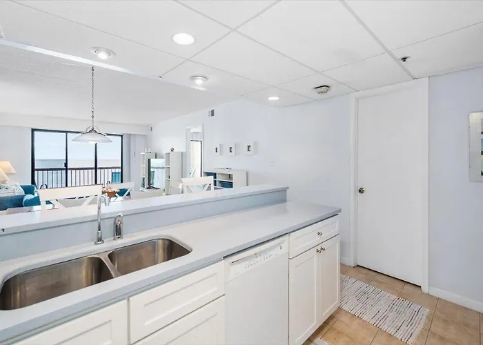Rainbow - Oceanfront 2 Bedroom With Outdoor Pool Ocean City
