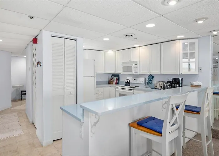 Rainbow - Oceanfront 2 Bedroom With Outdoor Pool Holiday home Ocean City