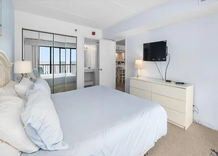 Rainbow - Oceanfront 2 Bedroom With Outdoor Pool Ocean City