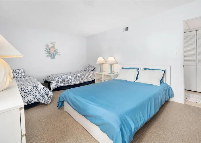 Rainbow - Oceanfront 2 Bedroom With Outdoor Pool Holiday home *