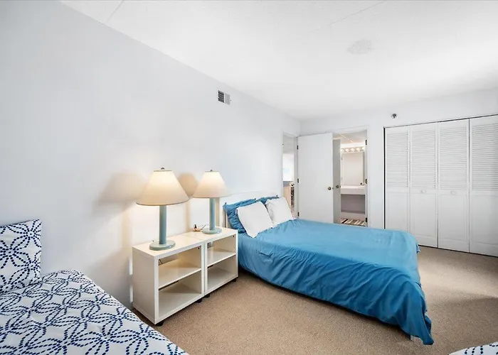 Rainbow - Oceanfront 2 Bedroom With Outdoor Pool Holiday home *