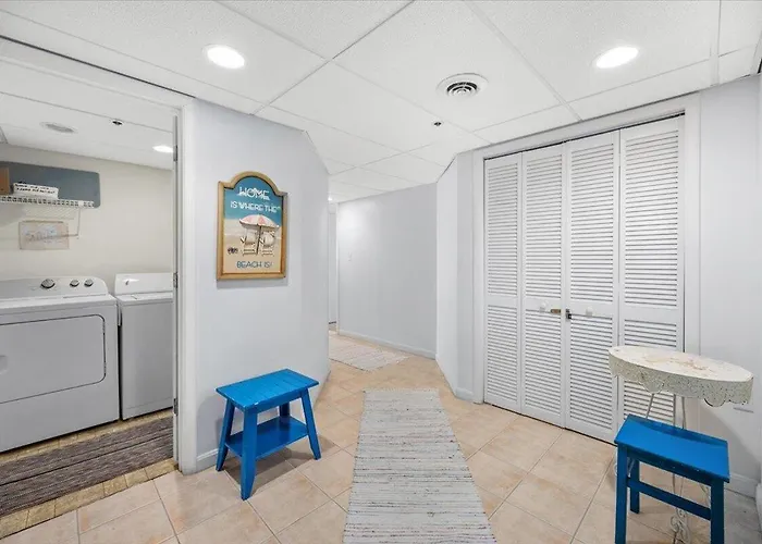 Rainbow - Oceanfront 2 Bedroom With Outdoor Pool Holiday home *