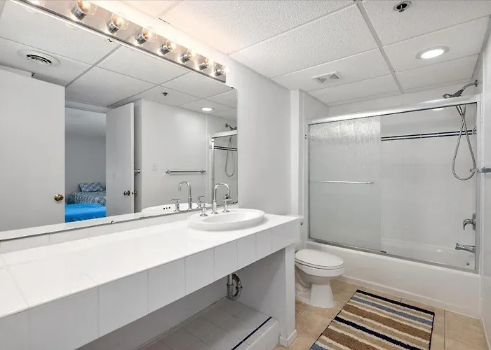Rainbow - Oceanfront 2 Bedroom With Outdoor Pool Ocean City