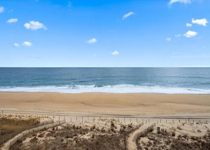 Rainbow - Oceanfront 2 Bedroom With Outdoor Pool Holiday home