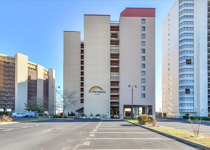 Rainbow - Oceanfront 2 Bedroom With Outdoor Pool Holiday home *
